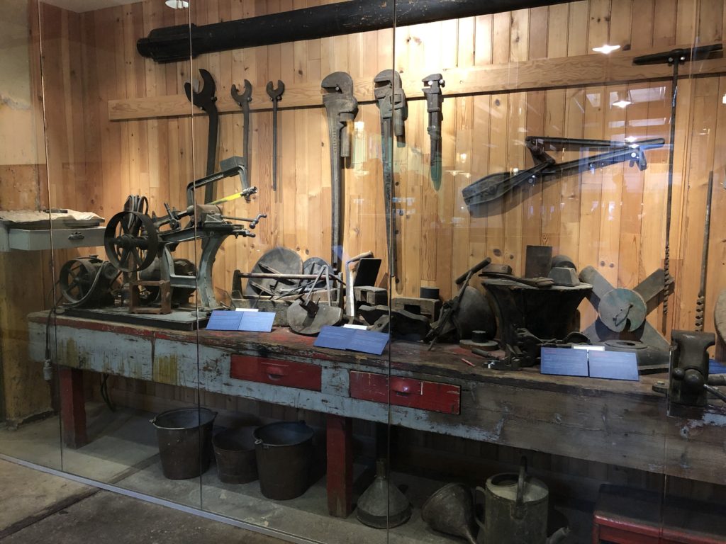 Anciens outils utilisés à l'époque - Distillery District à Toronto