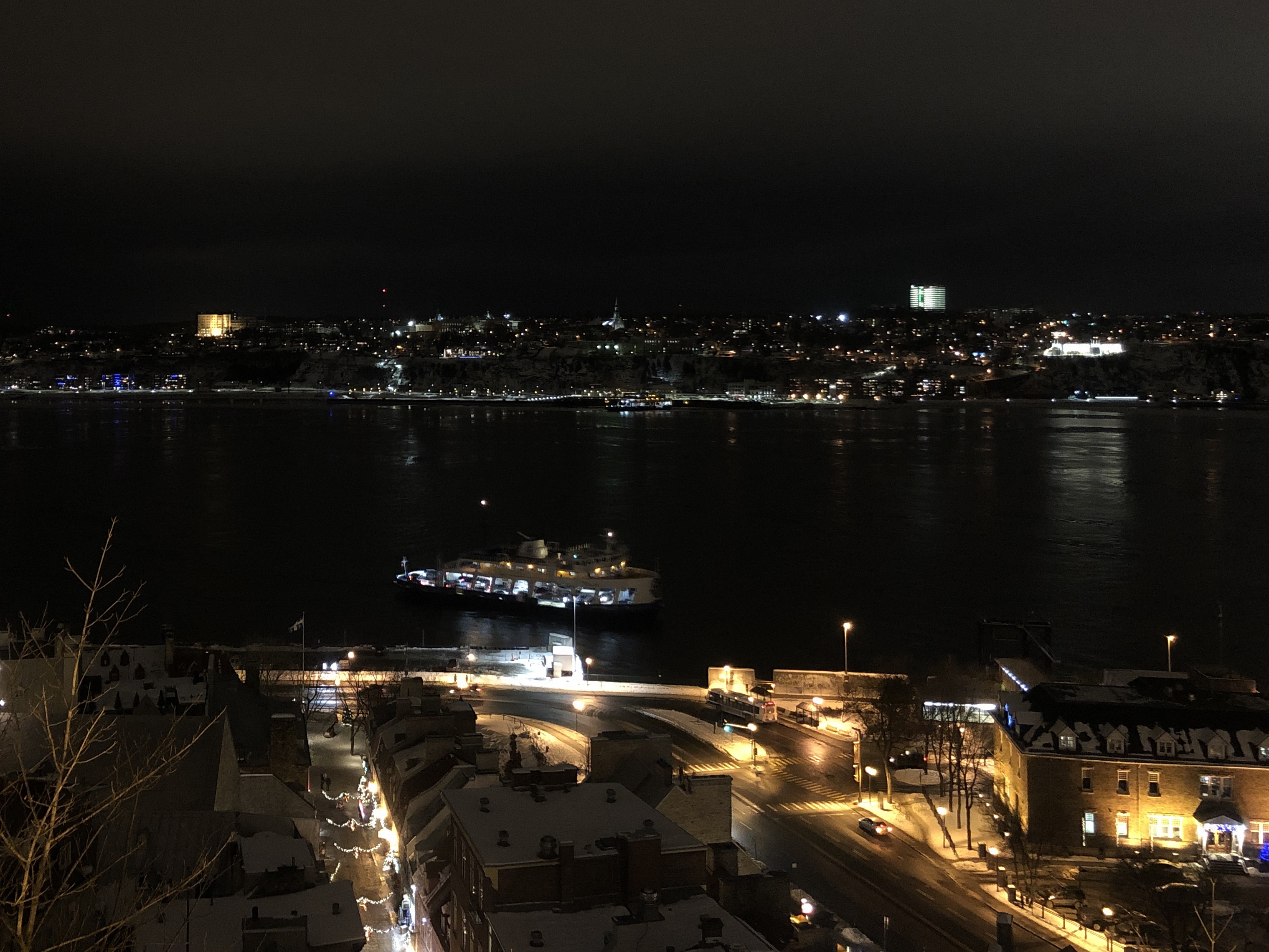 Traversier sur le fleuve Saint-Laurent à Québec