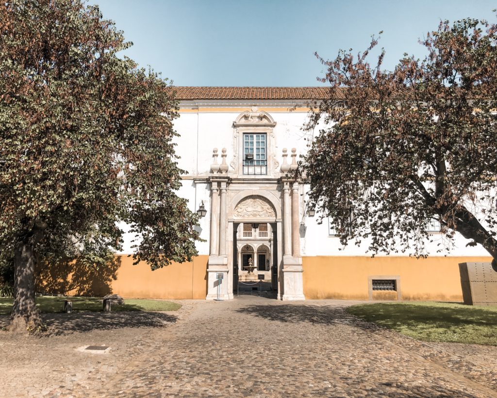 Visiter Evora en Alentejo - Université d'Évora
