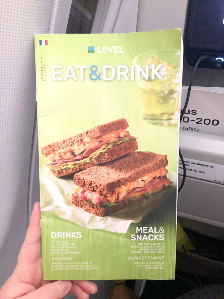 Menu de snacks et boissons (payant) de la compagnie Level - janvier 2020